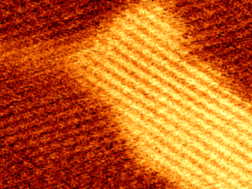 Imaging AFM di grafene bistrato twistato con Park NX1